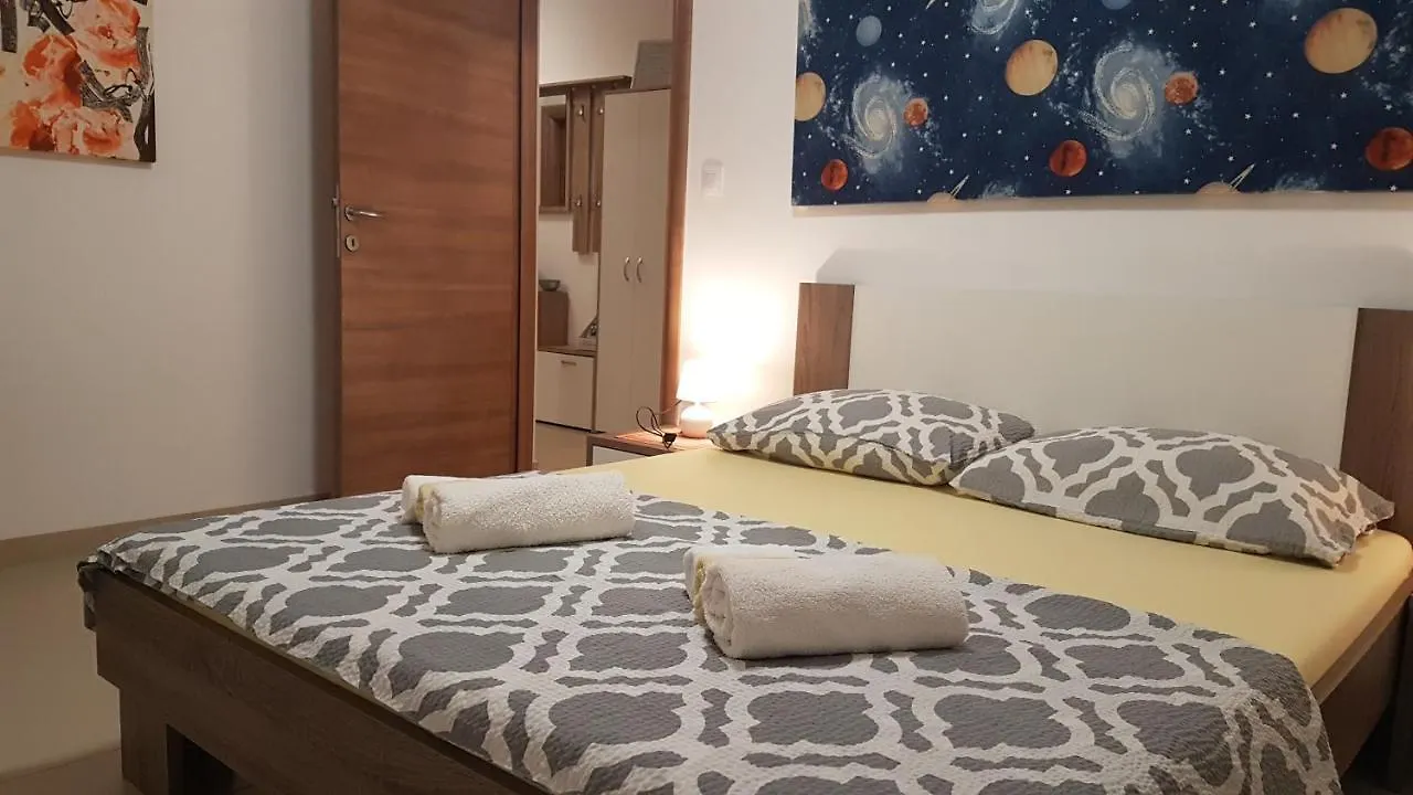 Ferienwohnung Orange Brist Pula 0*,  Kroatien