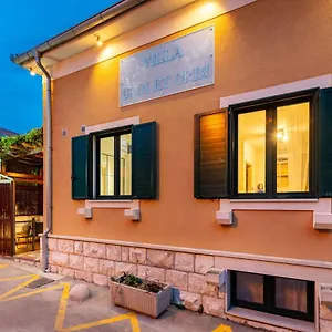 https://villa-urbi-et-orbi-2.splithotels.org